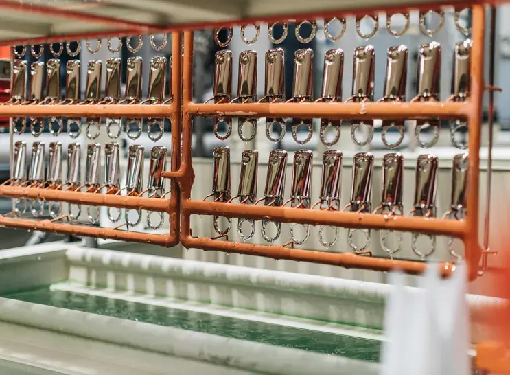 cr(VI)-free plating on plastics treatment line in action