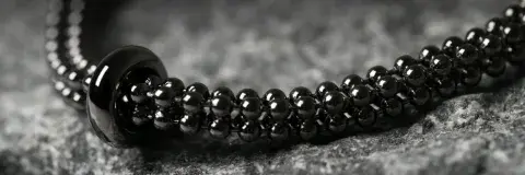 black neckless