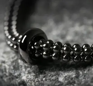 black neckless