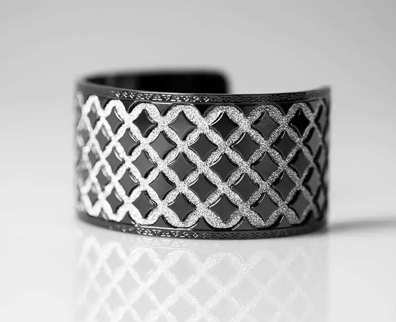 Bracelet bt Rebecca treated with RUTHENIUM 800