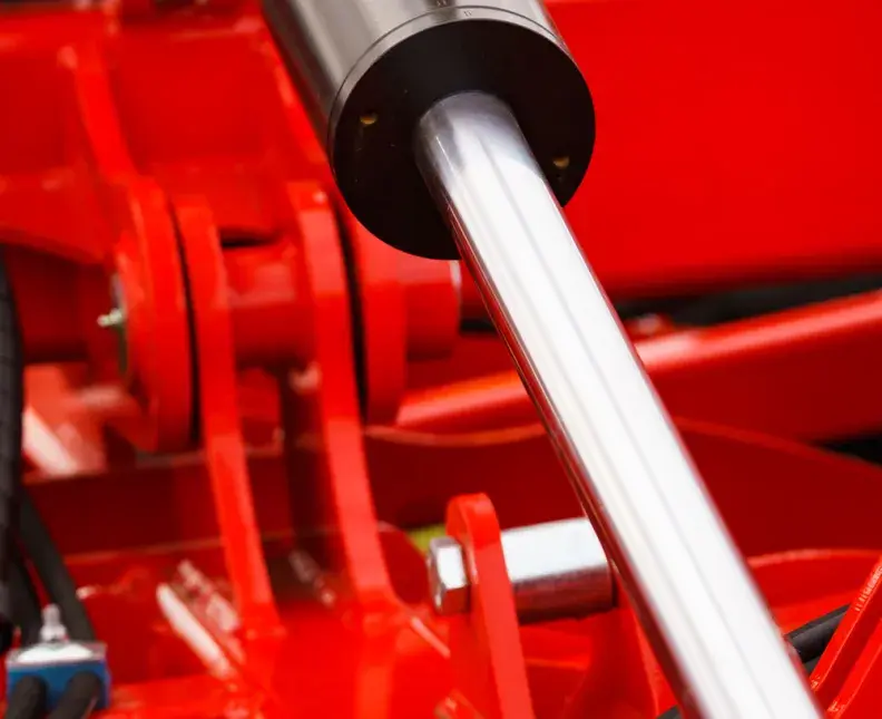 hydrolic cylinder closeup